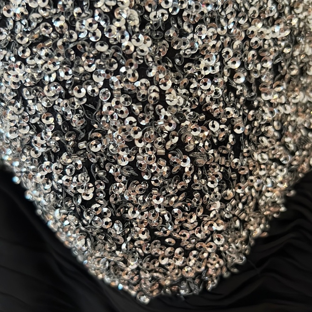 Basix Sequin Cocktail Dress- size 2 - Picture 4 of 7